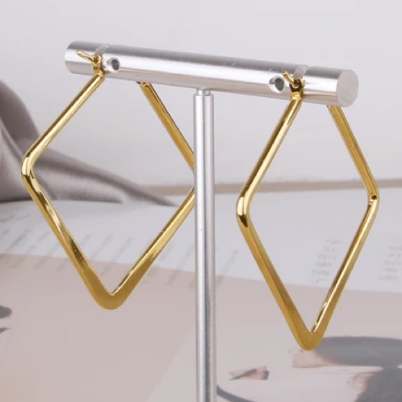 18K gold square hoop earrings - Picture 2 of 6